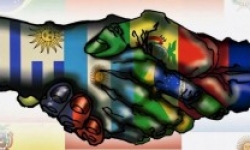 Organizaciones de América Latina critican giro hacia el libre comercio en cumbre Alianza del Pacífico-Mercosur